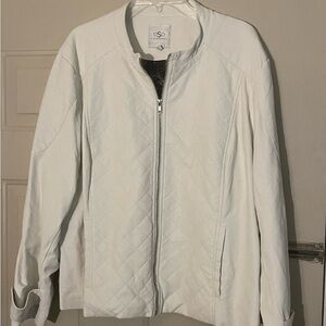 OSo Plus Size Women's White Quilted Jacket/Size 3X
